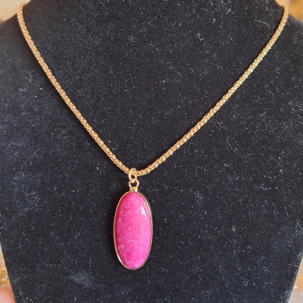 Handmade Goldtone Necklace With Oriental Ruby Pendant